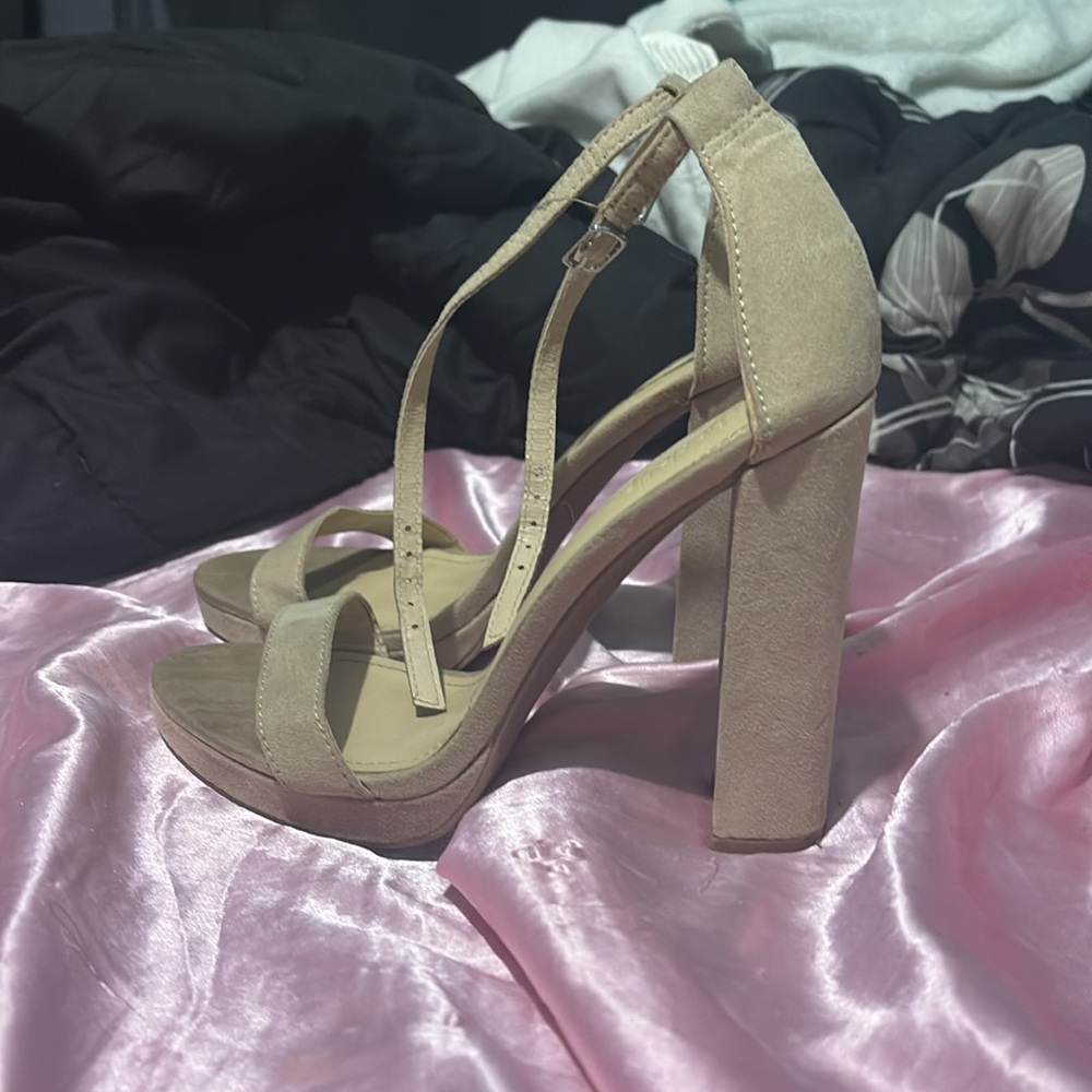 Heels - Picture 2 of 3